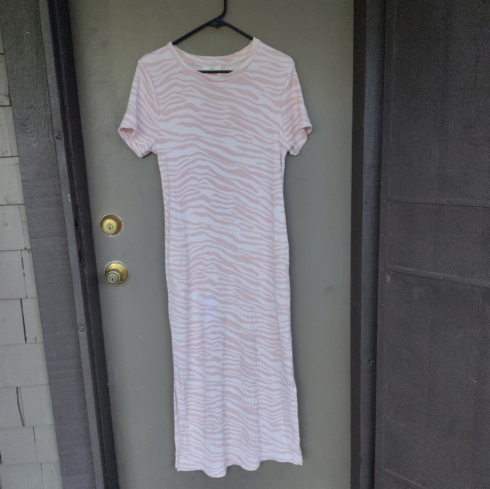 Daily Practice Anthropologie Pink Zebra Print Waffle Knit T-shirt Maxi D…